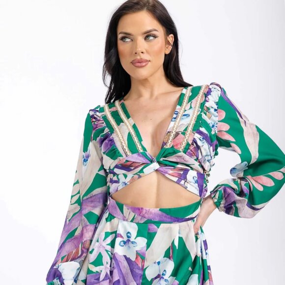 CUT OUT FLORAL ROMPER - Picture 2 of 4